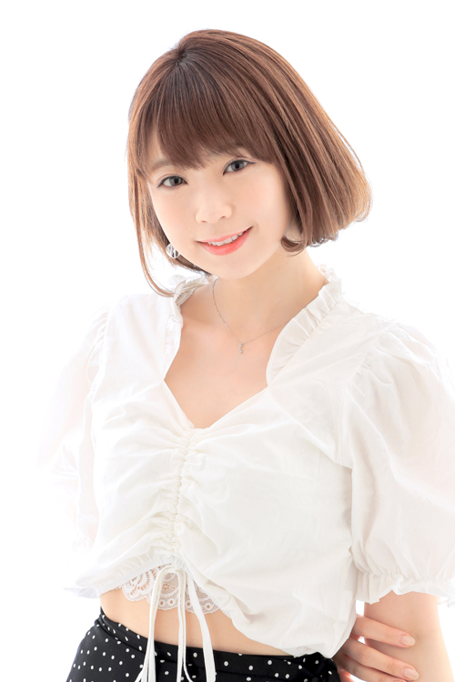 秋山奈奈