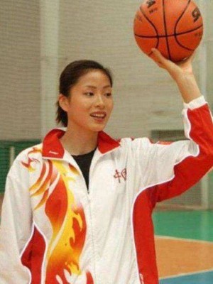 李昕
